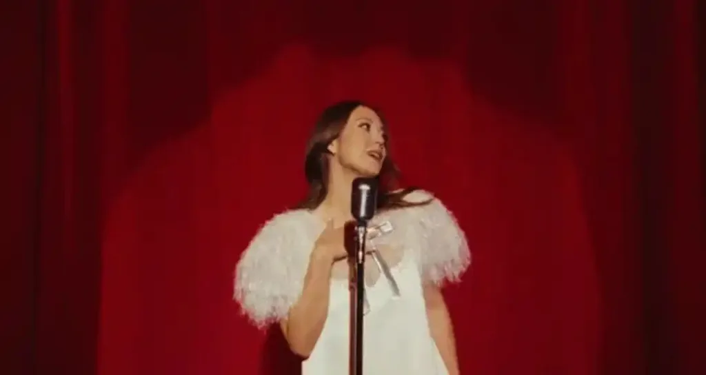 Laufey - Santa Baby Lyrics